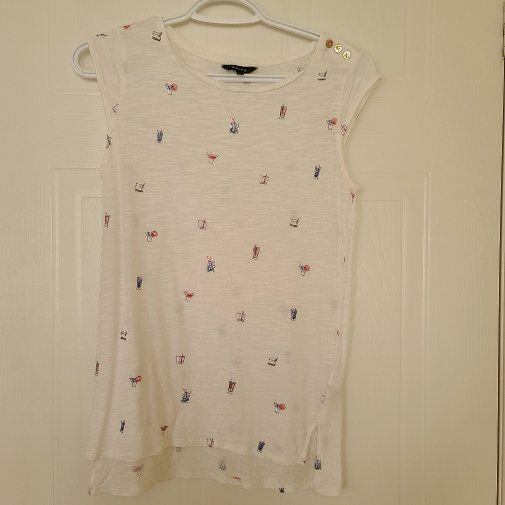 RW&CO. White Drinks Pattern Tshirt. XS
